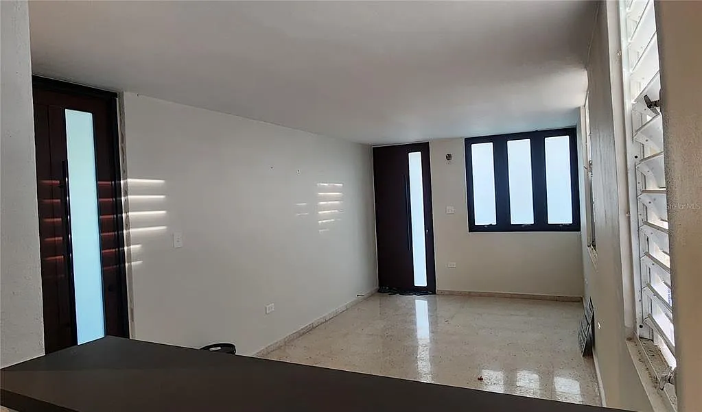 3 bed, 1.0 bath, 950 sqft, $1,100 — Photo 3