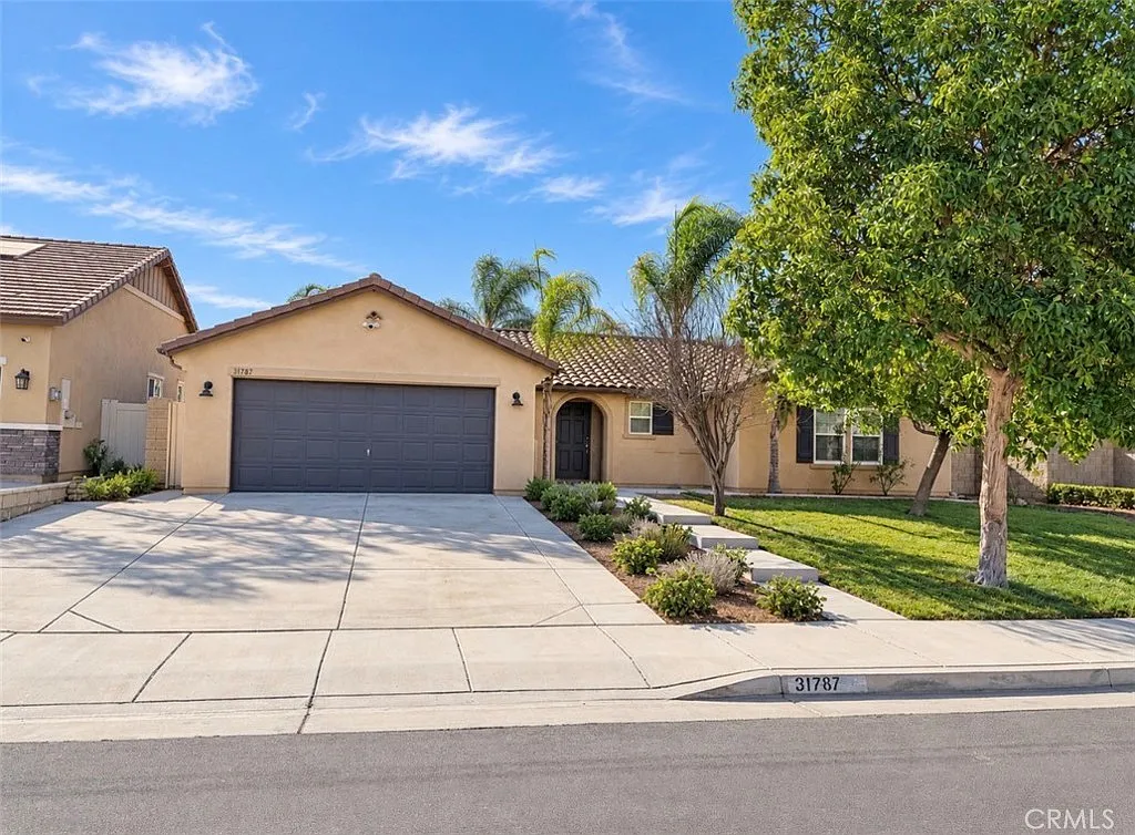 3 bed, 1846 sqft, $3,400 — Photo 1