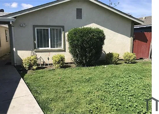 3 bed, $2,400 — Photo 1