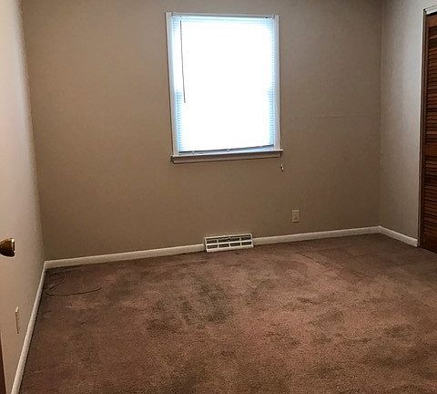 3rd image of 220 Martin Dr