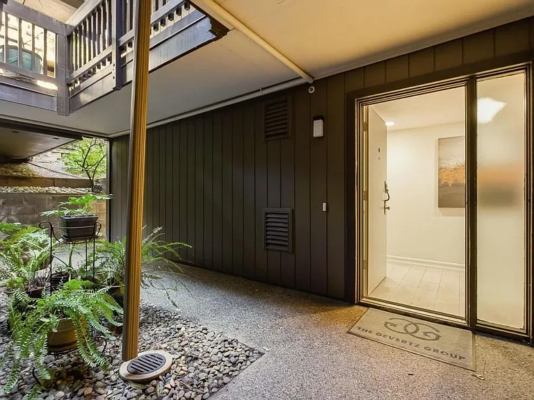 3335 La Mesa Dr — Photo 10
