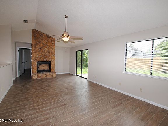 4th image of 8140 Coralberry Ln W