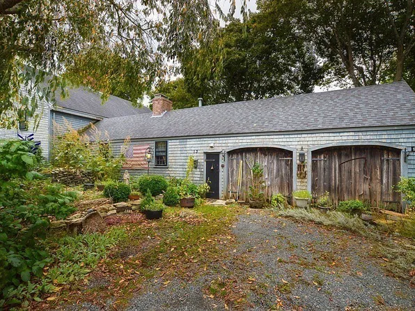 13 Great Neck Rd, Wareham, MA 02571