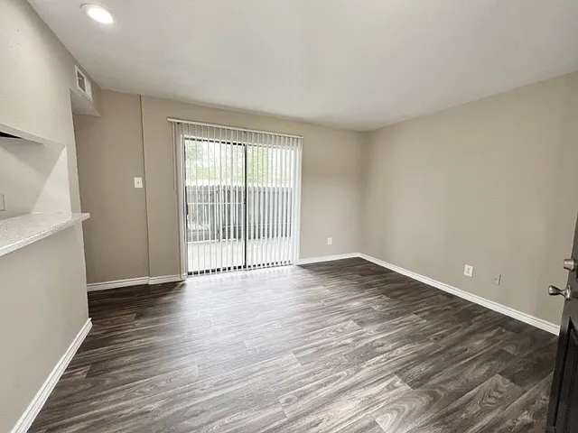 The Falls on Antoine Apartments — Photo 20