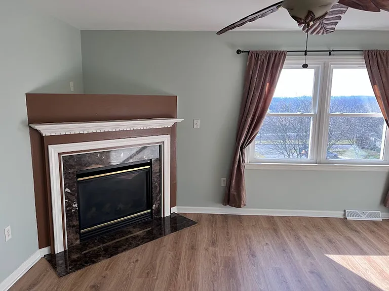57 Spring Hill Ln — Photo 5