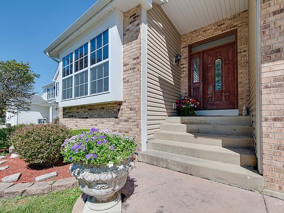 5th image of 1011 Trillium Ln
