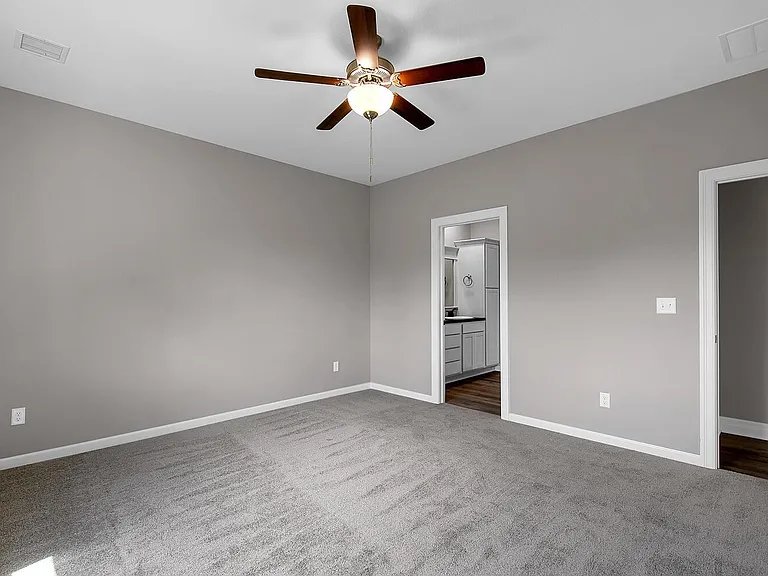 904 N Cloverleaf St — Photo 8