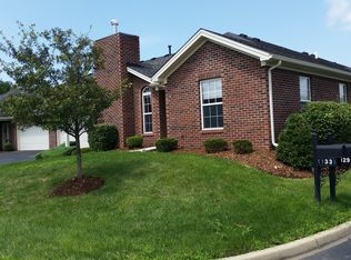 11331 Ridge Lake Dr #12, Louisville, KY 40272