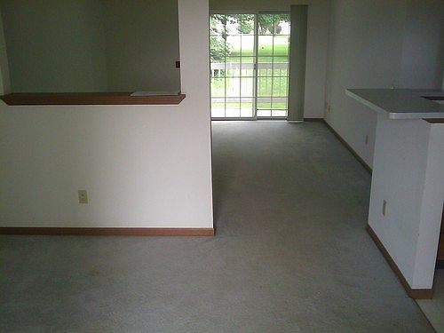 2nd image of 10 Woodridge Ct APT 4