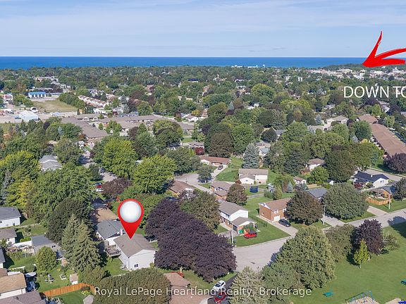 3rd image of 244 Dawnrose Dr