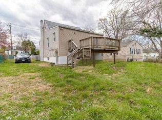 404 McArthur Dr, Rockville, MD