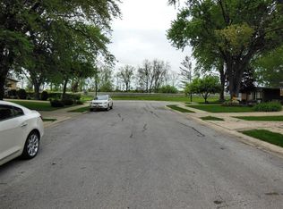 8018 Kooy Dr, Munster, IN 46321