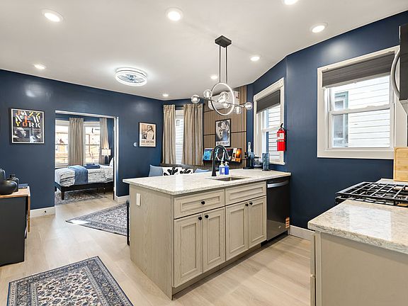 3rd image of 313 Ege Ave Floor 2