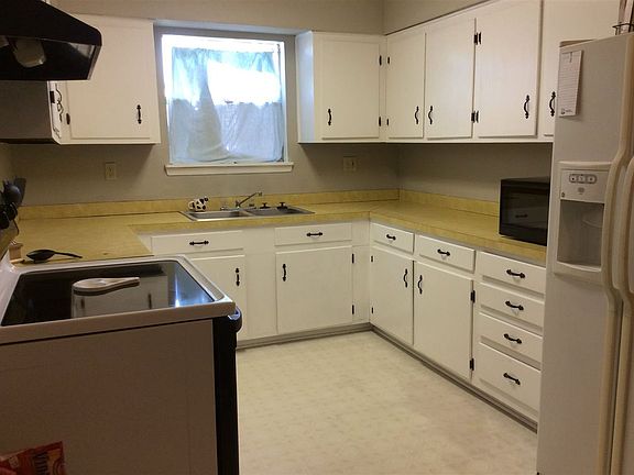 2nd image of 415 S Tannahill St