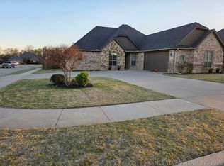 312 Wandering Way, Ardmore, OK 73401