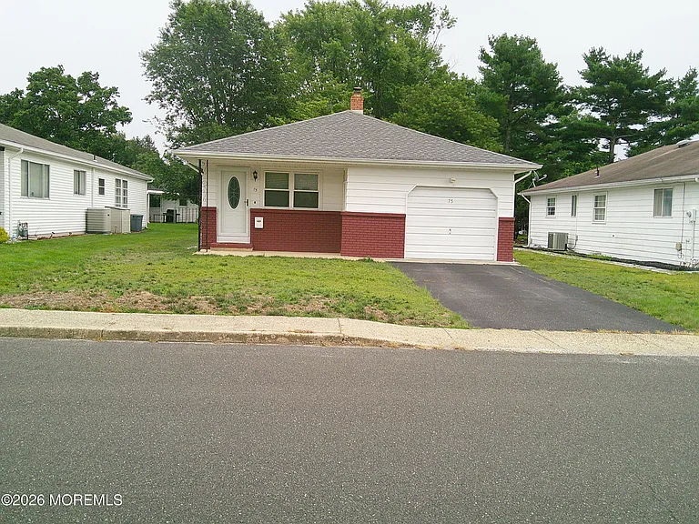 75 Montserrat St — Photo 2