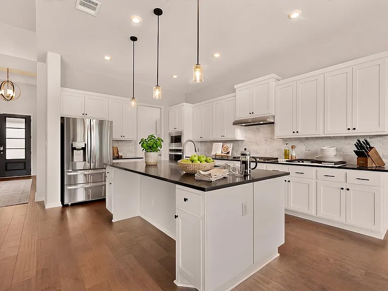 2433 La Mirada St — Photo 6