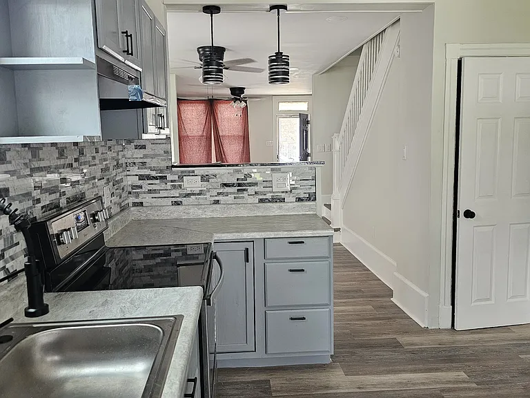 107 Paxson Ave — Photo 4