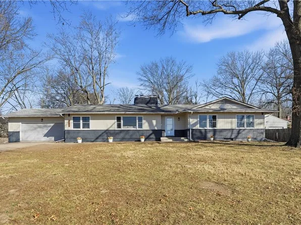 10915 Blue River Rd, Kansas City, MO 64131