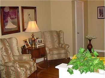 3rd image of 202 Walnut St