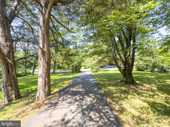 4113 Pineridge Dr, Annandale, VA 22003