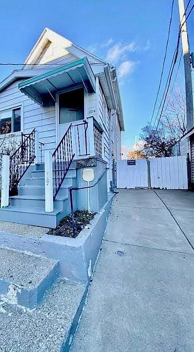1st image of 104 Gladstone St