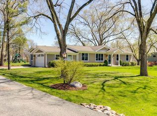 2252 Heathercliff Dr, Libertyville, IL