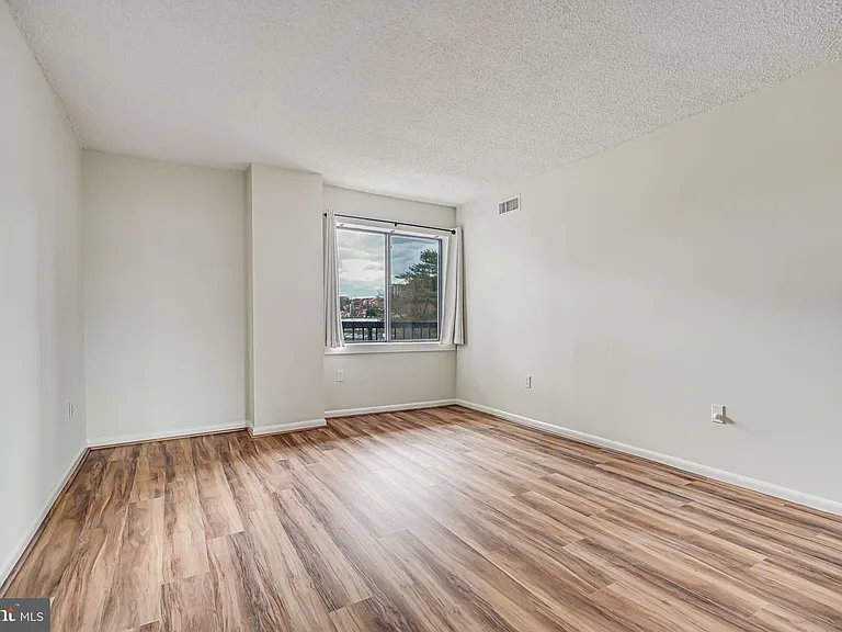 200 N Pickett St #214 — Photo 14