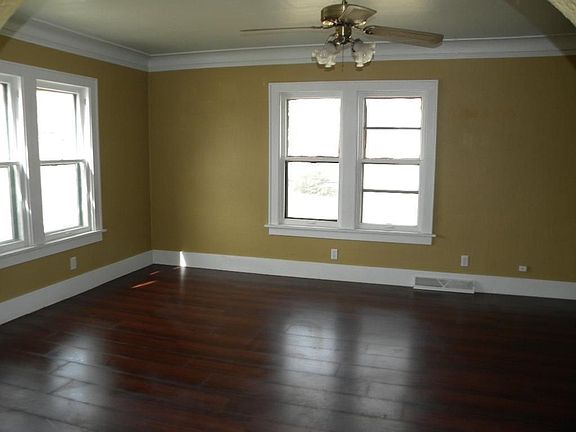 5th image of 103 N Chestnut St