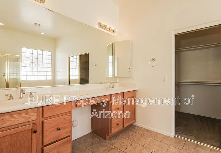 8752 W Frier Dr — Photo 8