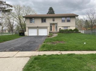 2S181 Valley Rd, Lombard, IL 60148