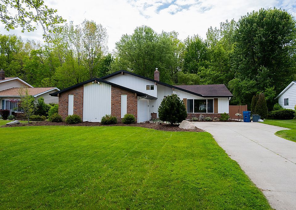 1st image of 28087 Angela Dr