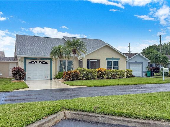 4th image of 329 NW Tuscany Court