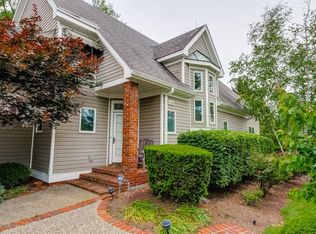 5406 Indian Woods Dr, Louisville, KY 40207