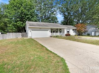1445 Maple Ridge St, Muskegon, MI 49445