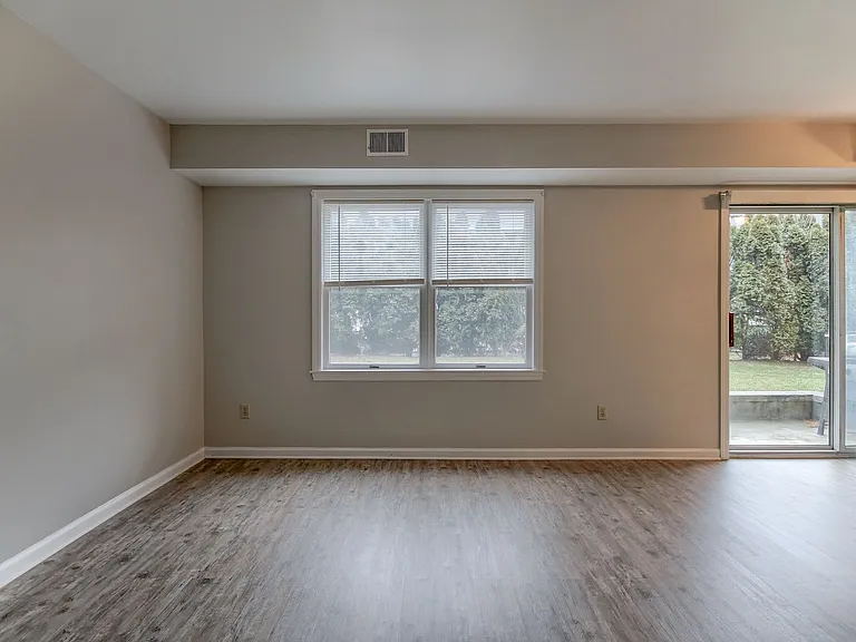 555 Allison Drive — Photo 2