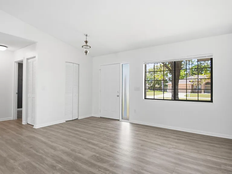 38 E Diamond Dr — Photo 17
