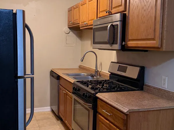 694 Washington Rd APT I, Pittsburgh, PA 15228