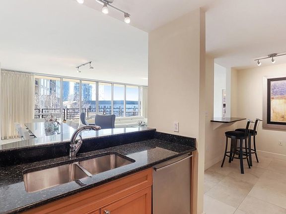3rd image of 700 Park Regency Pl NE APT 905