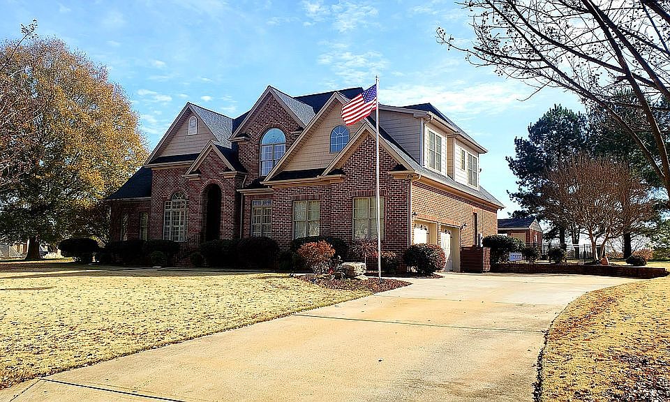 200 Tupelo Drive