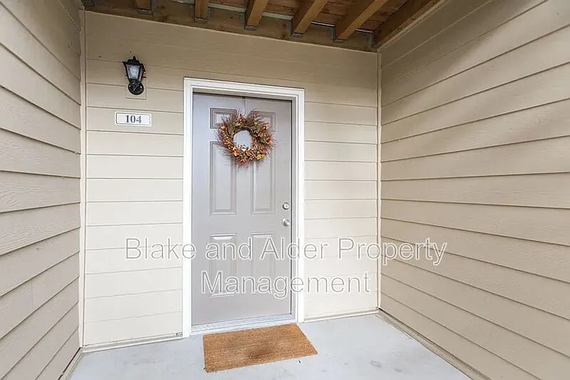 1 bed, 1.0 bath, 667 sqft, $1,695 — Photo 2