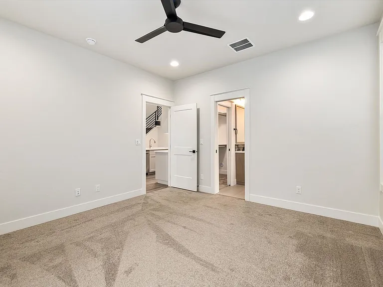 3903 W Spring House Ln — Photo 16