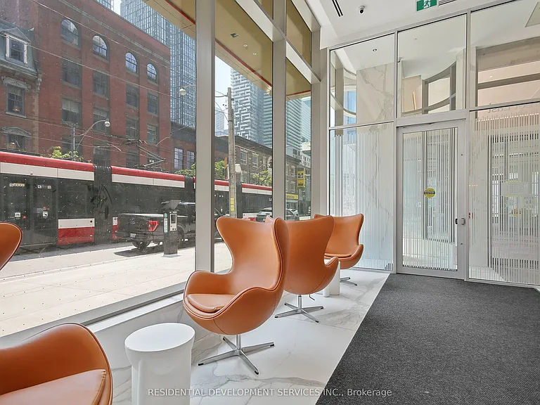 88 Queen St E #4201 — Photo 5