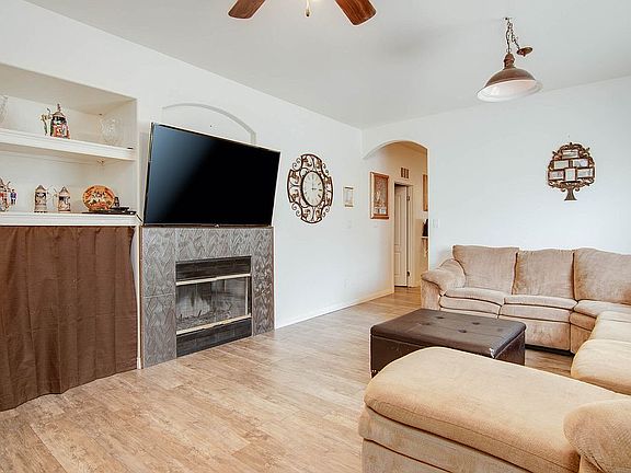 4th image of 224 Villa Elegante Dr
