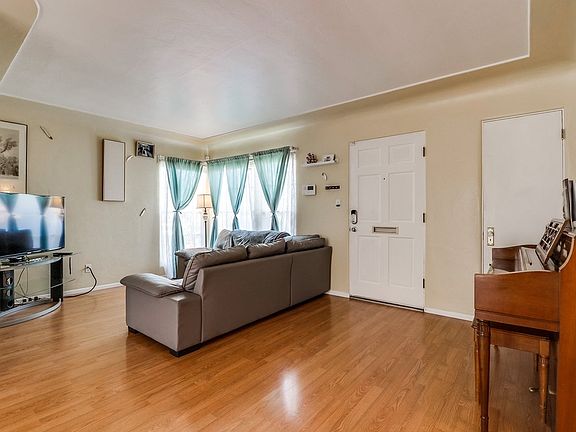 5th image of 4673-75 W Point Loma Blvd