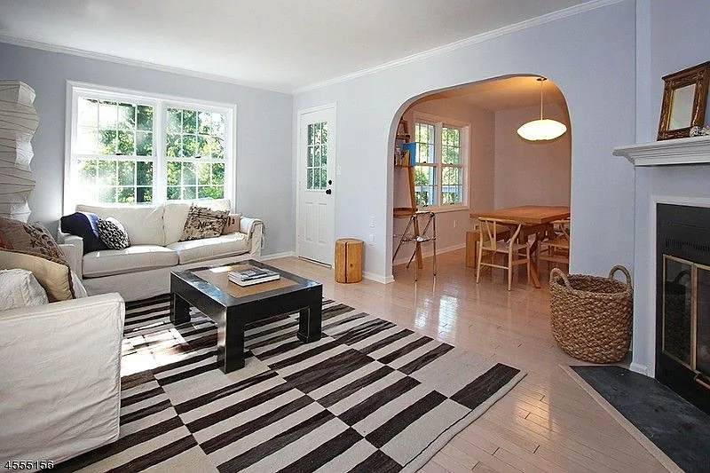 2 bed, 1134 sqft, $3,300 — Photo 2