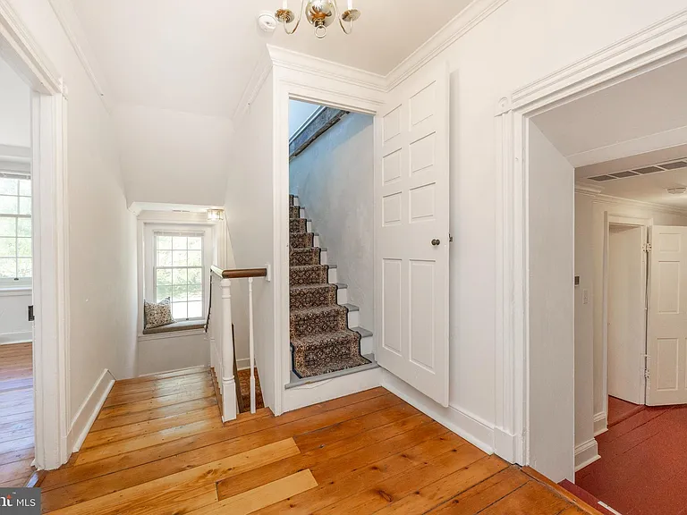 609 W Lincoln Hwy — Photo 17