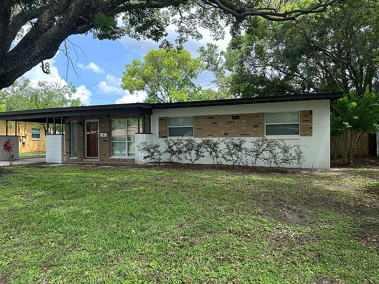 3721 Surrey Dr — Photo 1