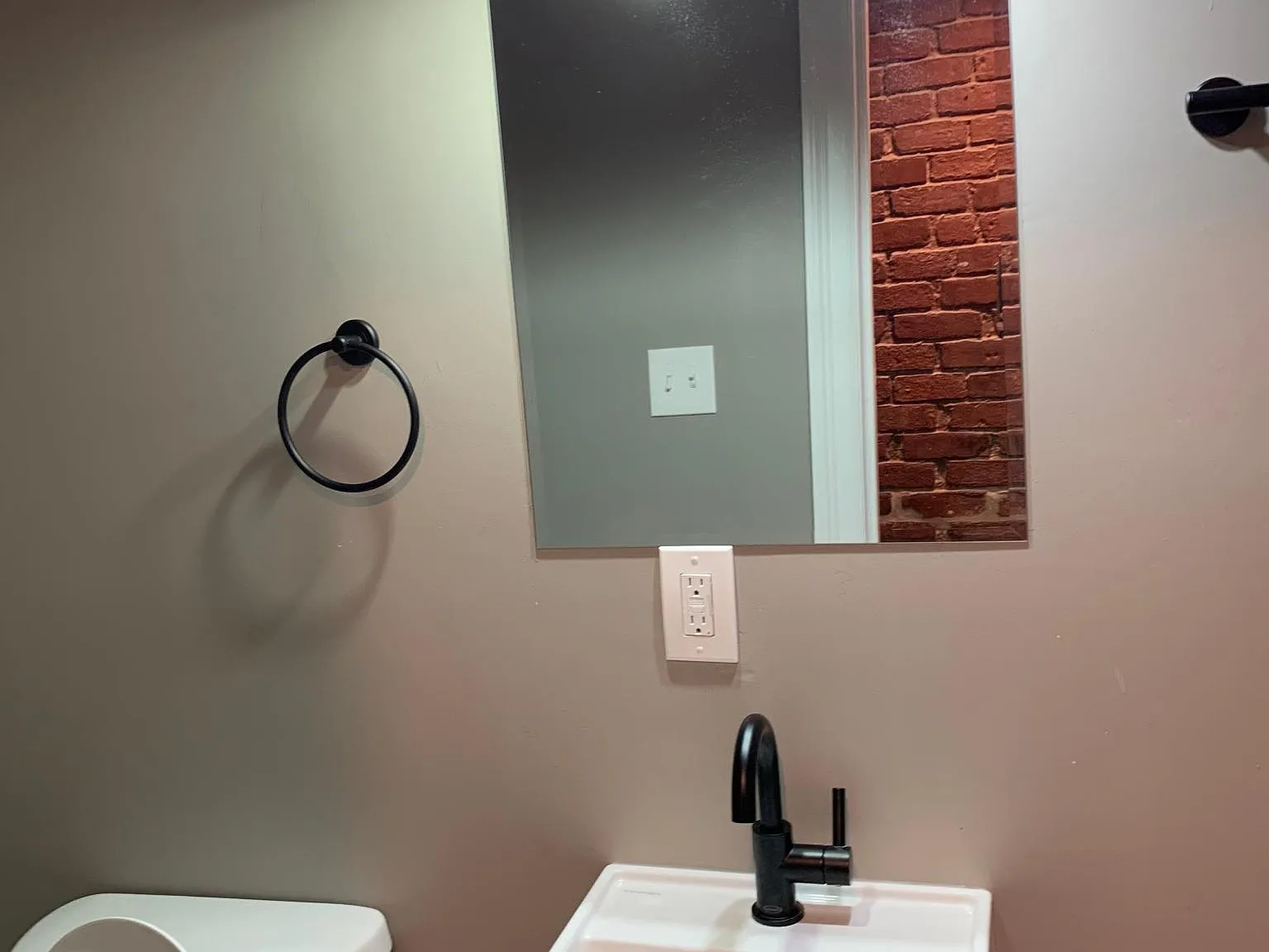 929 Pine St — Photo 4