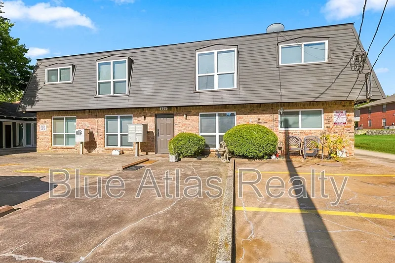 225 Bryan St #7